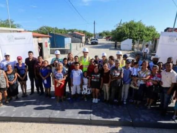 Histórico para familias de isla Mano de León; entrega alcalde Mario López obras de energía eléctrica y revestimiento de acceso rural