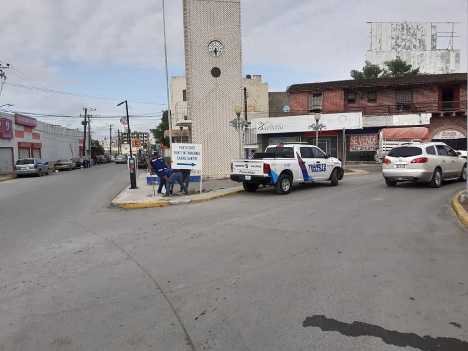 Auxilia Tránsito a conductores en accesos al Puente Internacional Reynosa-Hidalgo