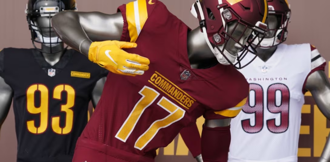 Trump mantiene amenaza contra los Commanders