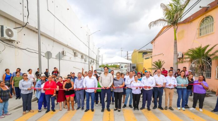 ALCALDE CARLOS PEÑA ORTIZ ENTREGA OBRA DE PAVIMENTO HIDRÁULICO EN REYNOSA