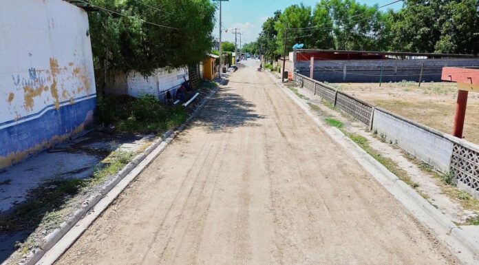 AVANZA PAVIMENTACIÓN DE LA CALLE QUINTA EN DÍAZ ORDAZ