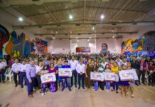 INAUGURÓ ALCALDE CARLOS PEÑA ORTIZ FERIA DE REGRESO A CLASES CON LA SENADORA MAKI ESTHER ORTIZ DOMÍNGUEZ, Y JOSÉ LUIS MÁRQUEZ SÁNCHEZ, DE LA PROFECO