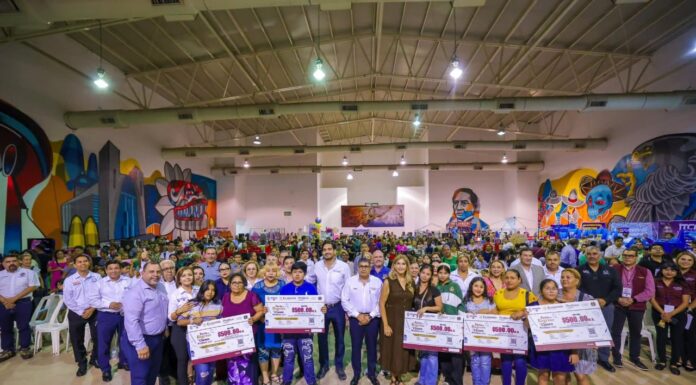 INAUGURÓ ALCALDE CARLOS PEÑA ORTIZ FERIA DE REGRESO A CLASES CON LA SENADORA MAKI ESTHER ORTIZ DOMÍNGUEZ, Y JOSÉ LUIS MÁRQUEZ SÁNCHEZ, DE LA PROFECO