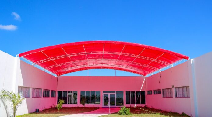 AGRADECE DIF-REYNOSA A H-E-B POR TECHUMBRE EN LA CASA HOGAR DEL ADULTO MAYOR