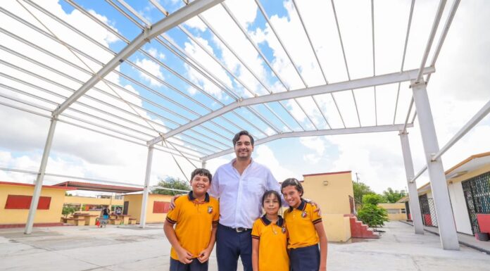CARLOS PEÑA ORTIZ SUPERVISA OBRA ESCOLAR EN VILLAS DE ESMERALDA