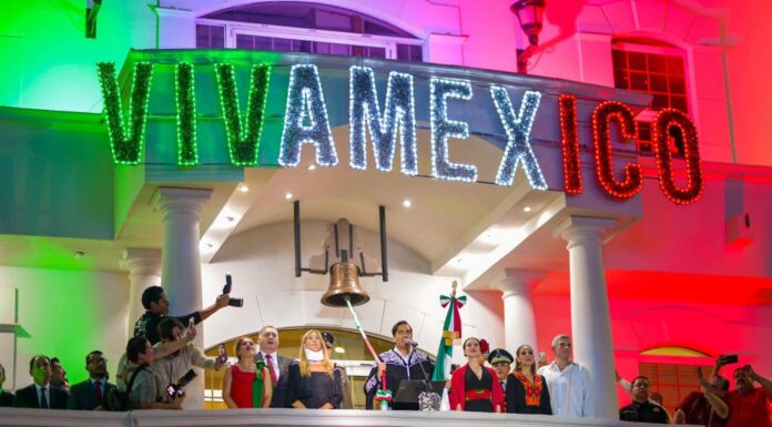 DIO CARLOS PEÑA ORTIZ GRITO DE LA INDEPENDENCIA DE MÉXICO CON MÁS DE 20 MIL ASISTENTES