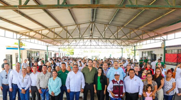 INAUGURARON ALCALDE CARLOS PEÑA ORTIZ, ALUMNOS, MAESTROS Y PADRES DE FAMILIA UN AULA EDUCATIVA