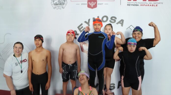 REALIZAN ALUMNOS DE ESCUELA DE NATACIÓN DEL IMD MUESTRA PEDAGÓGICA