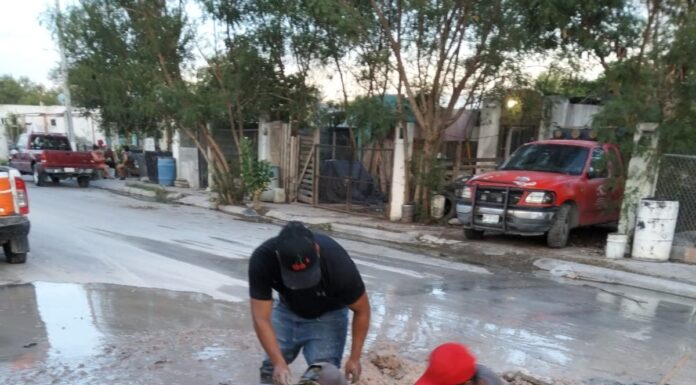 ATENDIÓ COMAPA FUGAS DE AGUA POTABLE EN DIFERENTES SECTORES DE LA CIUDAD