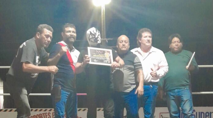 RECONOCEN 20 AÑOS DE TRAYECTORIA DEL LUCHADOR “ABOGADO DEL DIABLO”