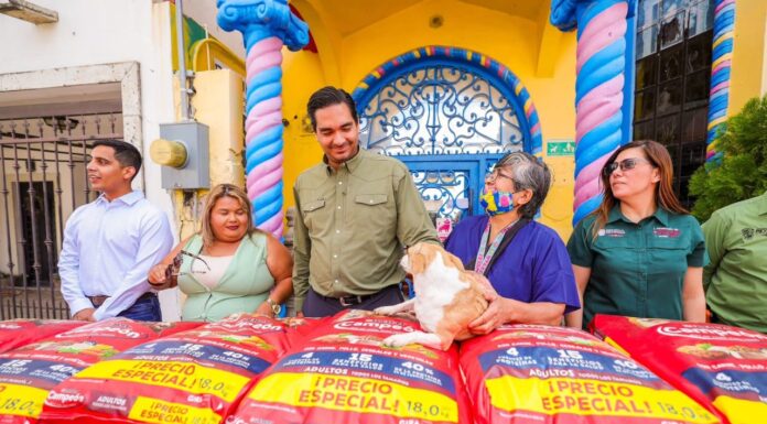 ENTREGÓ CARLOS PEÑA ORTIZ DONATIVO PARA REFUGIO DE MASCOTAS EN REYNOSA