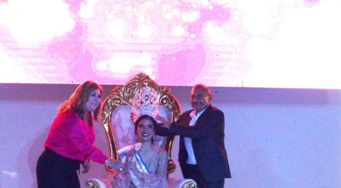 EN EMOCIONANTE TRANSPARENTE CERTAMEN, ES ELECTA Y CORONADA ANGELA I COMO REINA DEL 75 ANIVERSARIO