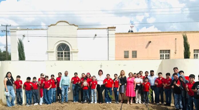 ESCUELA JOSEFA ORTIZ DE DOMÍNGUEZ FORTALECE SU HUERTO ESCOLAR CON CAPACITACIÓN Y SISTEMA DE RIEGO