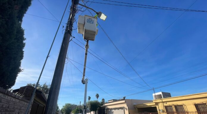 REFUERZA GOBIERNO DE REYNOSA LA SEGURIDAD CON MANTENIMIENTO DE ALUMBRADO PÚBLICO