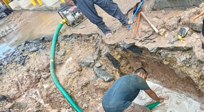 SOLUCIONA COMAPA FUGAS DE AGUA POTABLE EN DISTINTOS PUNTOS DE LA CIUDAD