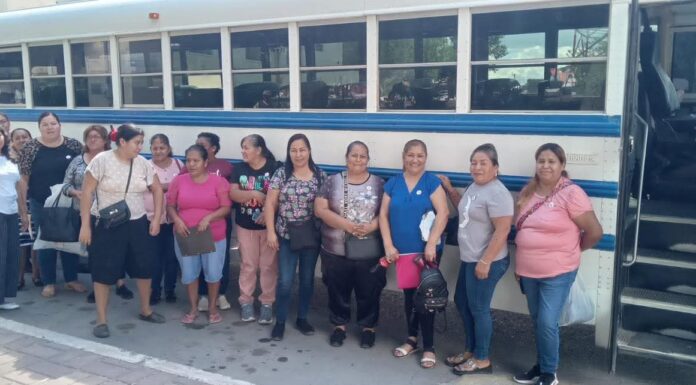 CONTINÚA APOYANDO EL ALCALDE RAMIRO CORTEZ A GRUPOS DE MUJERES QUE APROVECHAN LA CAMPAÑA GRATUITA DE MASTROGRAFÍAS DEL ISSSTE EN REYNOSA