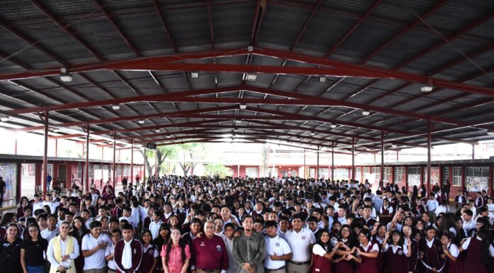 ACERCA GOBIERNO DE CARLOS PEÑA ORTIZ EL ARTE ESCÉNICO A ESTUDIANTES