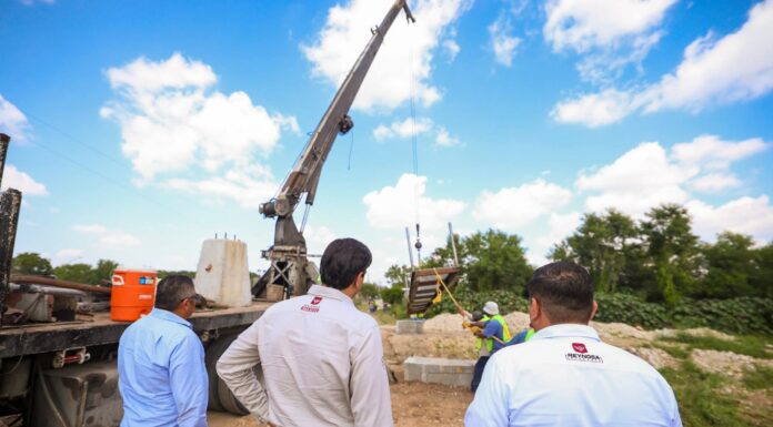 INSTALÓ GOBIERNO DE CARLOS PEÑA ORTIZ NUEVO PUENTE PEATONAL EN ALMENDROS II
