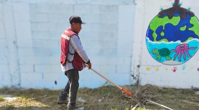 REFUERZA GOBIERNO DE CARLOS PEÑA ORTIZ SANEAMIENTO EN ESCUELA PRIMARIA DE VILLAS DE LA JOYA