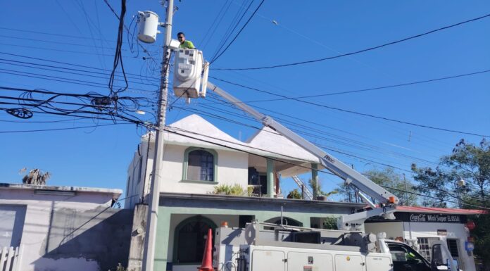 SUPERVISA CARLOS PEÑA ORTIZ PROGRAMA DE REPARACIÓN DE ALUMBRADO PÚBLICO EN REYNOSA