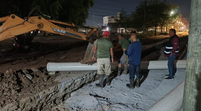 REPARA COMAPA FUGAS DE AGUA POTABLE EN DISTINTOS SECTORES DE LA CIUDAD