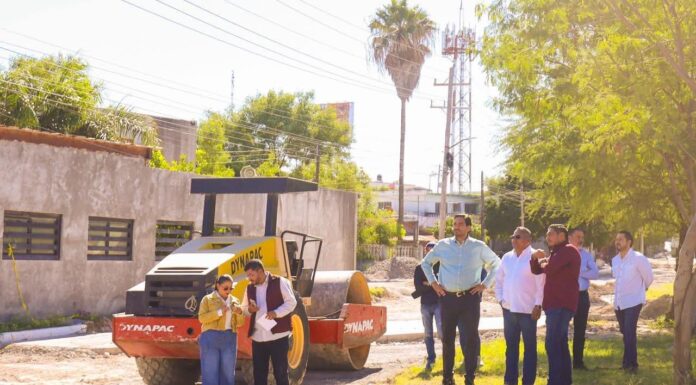 SUPERVISA CARLOS PEÑA ORTIZ PAVIMENTACIÓN HIDRÁULICA EN LA COLONIA LÓPEZ PORTILLO