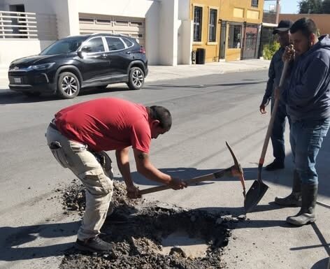 DA COMAPA SEGUIMIENTO A REPORTES CIUDADANOS EN DIVERSOS SECTORES DE LA CIUDAD