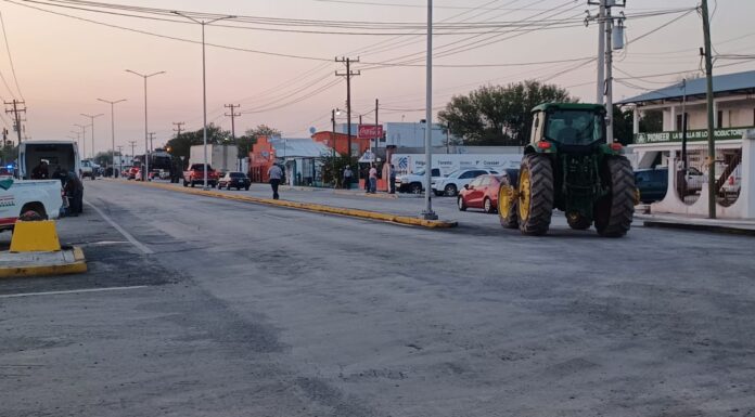LIBERAN BLOQUEO EN LA RIBEREÑA; AGRICULTORES ANUNCIAN QUE REANUDARÁN PARO ESTE MARTES