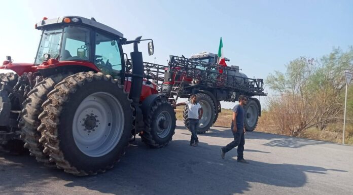 BLOQUEAN DE NUEVO LA CARRETERA RIBEREÑA EN PROTESTA POR ABANDONO AL CAMPO