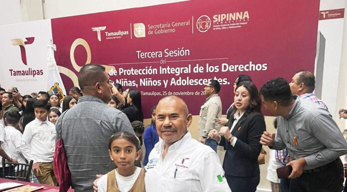 ACOMPAÑA ALCALDE A EMYLI EN SU TOMA DE PROTESTA DURANTE LA TERCERA SESIÓN DEL SIPPINA