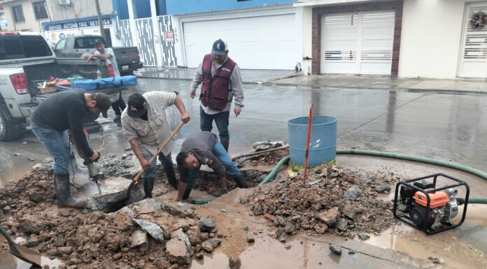 ATENDIÓ COMAPA FUGAS DE AGUA POTABLE EN DISTINTOS SECTORES DE REYNOSA