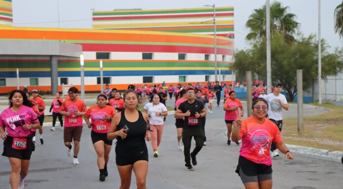 APOYÓ CARLOS PEÑA ORTIZ LA CARRERA 5K “ME PONGO EN TUS TACONES