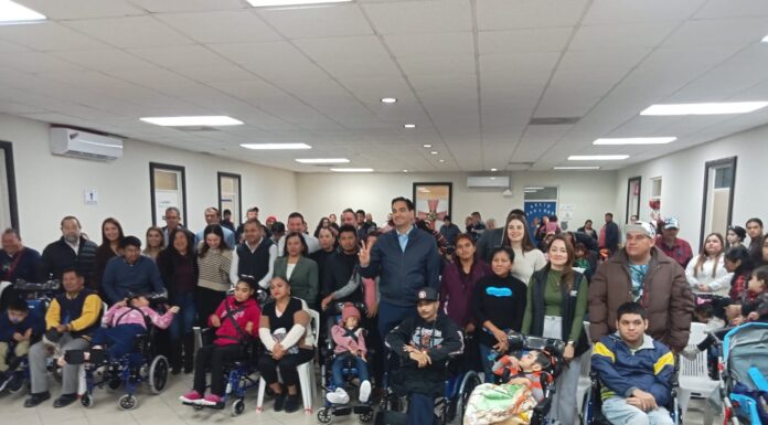 ENTREGA CARLOS PEÑA ORTIZ SILLAS PCI Y APARATOS FUNCIONALES A FAMILIAS DE REYNOSA