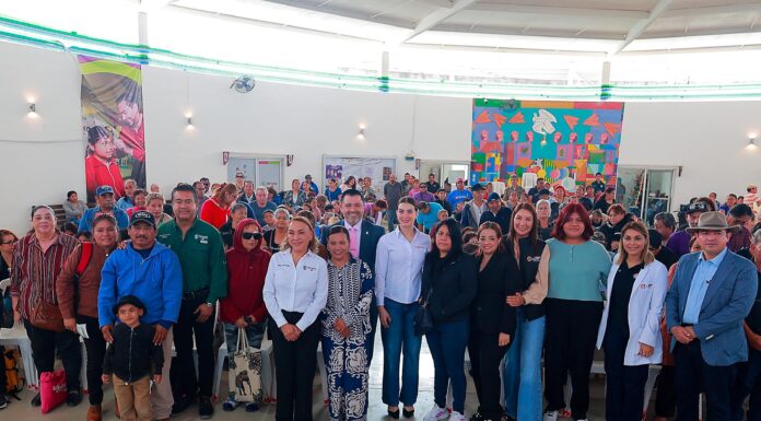 BENEFICIA ALCALDE CARLOS PEÑA ORTIZ A MÁS DE 700 REYNOSENSES CON REVISIÓN Y ENTREGA DE LENTES EN 2025