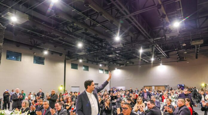 CELEBRARON TRABAJADORES PETROLEROS SU POSADA NAVIDEÑA CON EL ALCALDE CARLOS PEÑA ORTIZ
