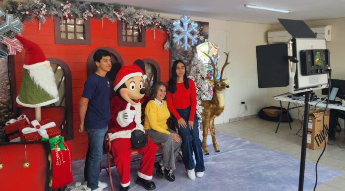 ¡NO TE PIERDAS LA OPORTUNIDAD DE TOMARTE UNA FOTO ¡GRÁTIS! CON SANTA!