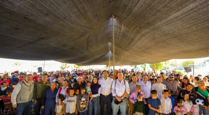 FESTEJÓ ALCALDE CARLOS PEÑA ORTIZ A MÁS DE MIL FAMILIAS EN POSADA NAVIDEÑA DIF 2025