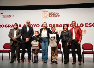 ALCALDESA CARMEN LILIA CANTUROSAS IMPULSA LA EDUCACIÓN CON LA ENTREGA DE TABLETAS A ESTUDIANTES DESTACADOS