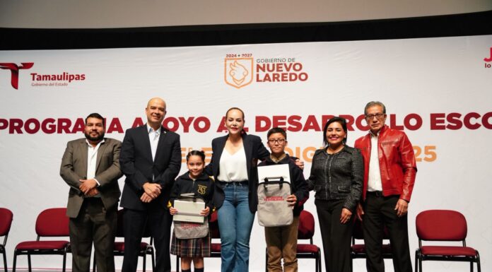 ALCALDESA CARMEN LILIA CANTUROSAS IMPULSA LA EDUCACIÓN CON LA ENTREGA DE TABLETAS A ESTUDIANTES DESTACADOS