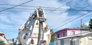 REFUERZA COMAPA LABORES DE LIMPIEZA EN LA RED SANITARIA DE LA COLONIA TAMAULIPAS