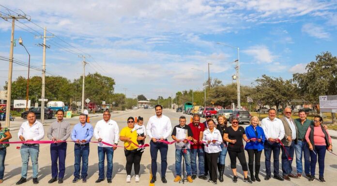 INAUGURA CARLOS PEÑA ORTIZ PAVIMENTACIÓN HIDRÁULICA EN LA CALLE CONDE DE SIERRA GORDA