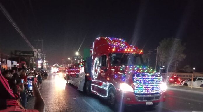 REYNOSA SE LLENA DE LUZ Y COLOR CON EL DESFILE NAVIDEÑO 2025