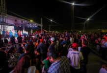 APRECIARON MILES DE REYNOSENSES EL DESFILE NAVIDEÑO 2025 DE MÁS DE 350 VEHÍCULOS
