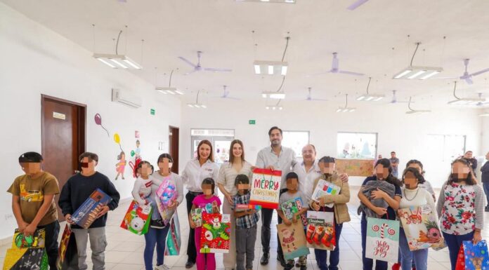FESTEJARON MENORES MIGRANTES LA NAVIDAD CON CARLOS Y ALEJANDRA