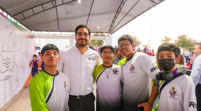 ENTREGÓ CARLOS PEÑA ORTIZ INSTRUMENTOS MUSICALES A ALUMNOS DEL IRCA