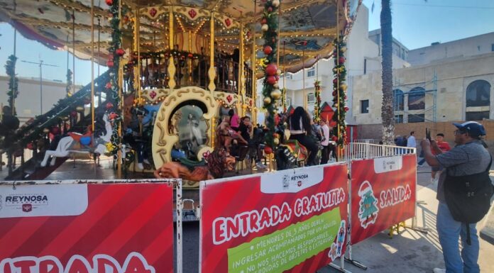 REYNOSA PAUSA CARRUSEL INFANTIL NAVIDEÑO POR FRENTE FRÍO Y FUERTES VIENTOS