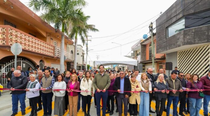 INAUGURA CARLOS PEÑA ORTIZ PAVIMENTACIÓN HIDRÁULICA EN LOMAS DEL VILLAR