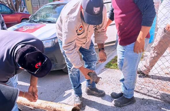 PARTICIPÓ COMAPA EN RESCATE DE CACHORRO EN LA COLONIA BUGAMBILIAS