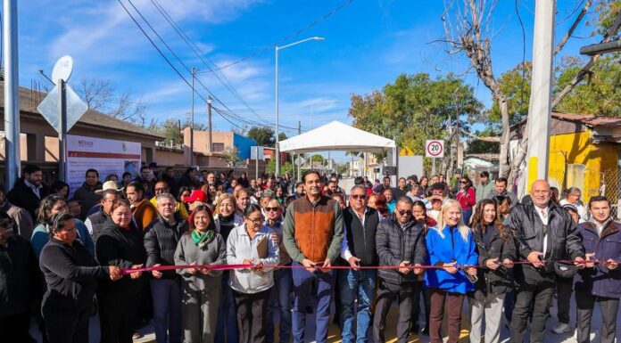 ENTREGA CARLOS PEÑA ORTIZ PAVIMENTACIÓN HIDRÁULICA EN LA COLONIA LÁZARO CÁRDENAS