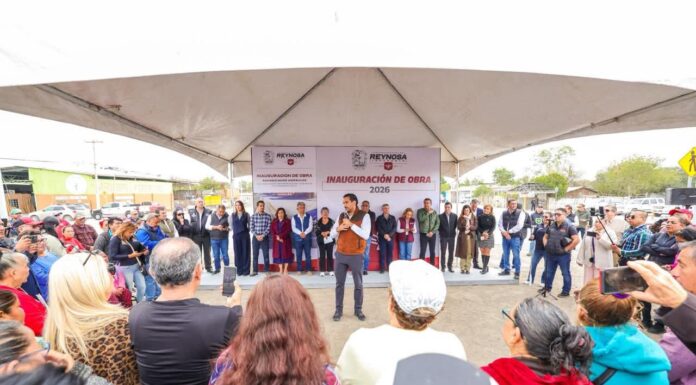 INAUGURARON ALCALDE Y FAMILIAS DE LA ERNESTO ZEDILLO NUEVA PAVIMENTACIÓN HIDRÁULICA